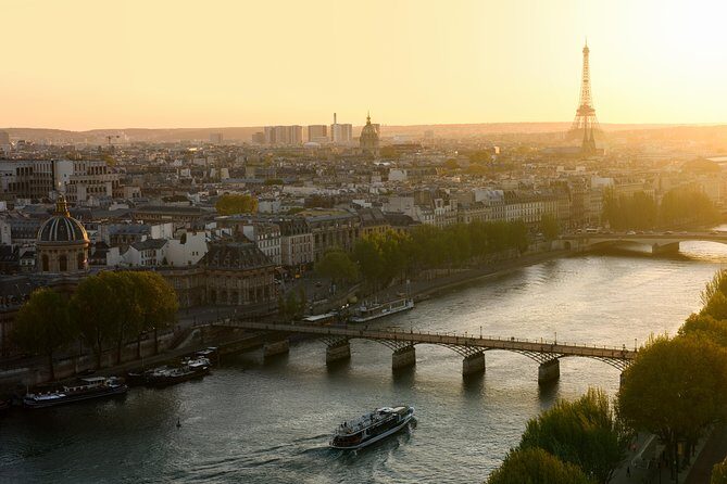 Seine River Guided Cruise by Vedettes de Paris - Start at Port de Suffren: the part you don’t want to rush