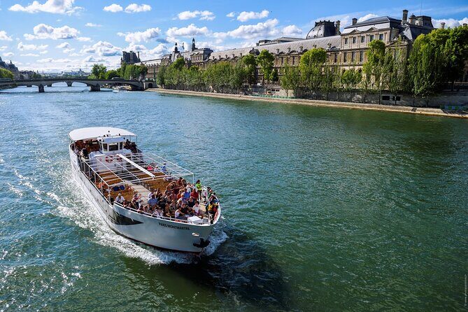 Seine River Guided Cruise by Vedettes de Paris - City Hall, the Conciergerie, and the river’s darker chapters
