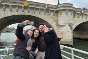 Seine River Sightseeing Guided Cruise by Vedettes du Pont Neuf - Meeting at Pont Neuf: where you start and how to get a good spot