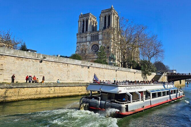Seine River Sightseeing Guided Cruise by Vedettes du Pont Neuf - The hour on the Seine: what you’ll actually see (and why it feels different)