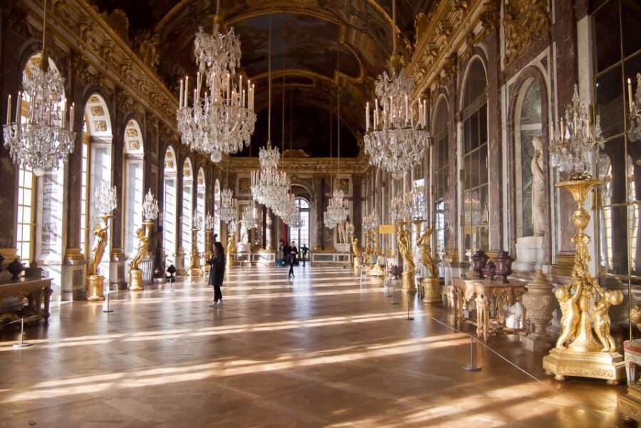 Skip-the-Line Versailles Palace Tour by Train from Paris - Crowd reality and how the tour helps you cope
