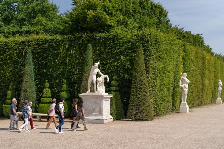 Skip-the-Line Versailles Palace Tour by Train from Paris - Getting from Paris to Versailles by RER with an escort