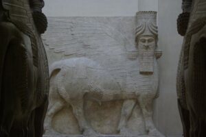 The Essential Louvre Masterpieces Tour - Limited to Six Guests - How the tour uses 2.5 hours: a guided timeline you can actually remember