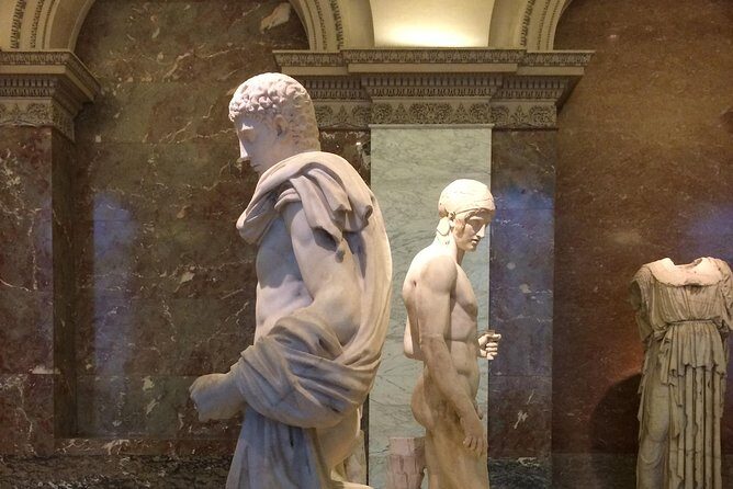 The Essential Louvre Masterpieces Tour - Limited to Six Guests - Mona Lisa without the wandering fatigue