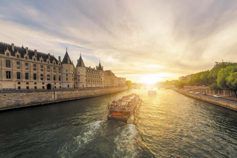 The Paris Pass®: 40+ Attractions Including Eiffel Tower - Notre Dame area: what you’ll get (and what to watch for)
