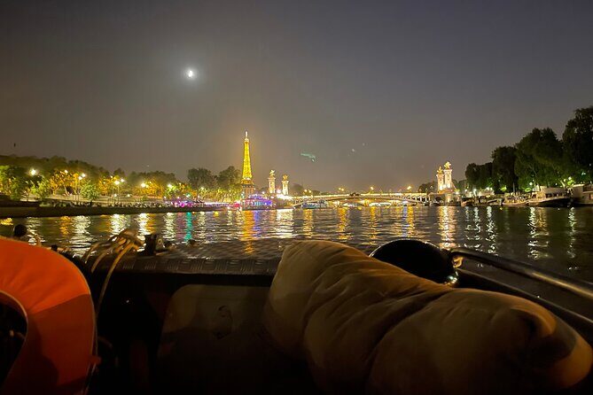 Top Private Cruises in Paris with French Champagne and surprises - Pont Neuf: the old stone bridge vibe