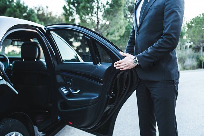 Transfers between Paris and Paris Airports/Disneyland/Versailles - Why a private chauffeur is worth it in Paris (especially with luggage)