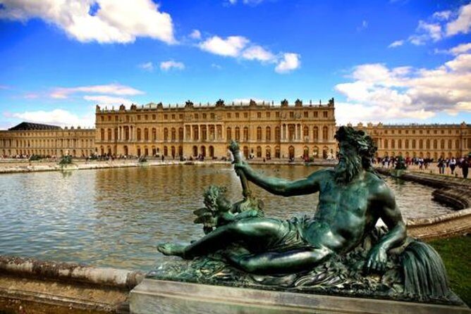 Versailles Château and Gardens Walking Tour from Paris by Train - Gardens first: a guided 2-hour walk across a huge 800-hectare playground