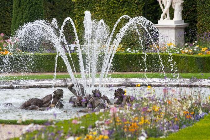Versailles Château and Gardens Walking Tour from Paris by Train - The seasonal fountain and musical gardens option: what to check before you go
