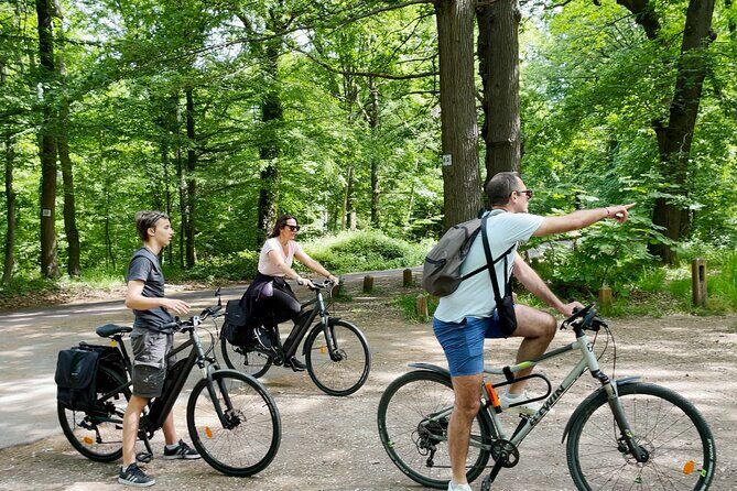 Versailles Full-Day Electric Bike Tour : Market, Picnic & Palace - Place du Marché Notre Dame: market lunch that turns the day into yours