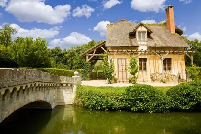 Versailles Full Tour: Palace, Gardens & Marie-Antoinette’s Estate - Gardens of Versailles: 1,977 acres, about 210,000 flowers