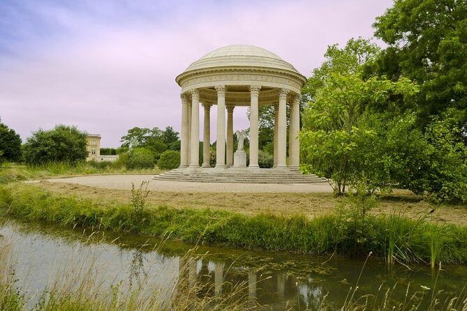 Versailles Full Tour: Palace, Gardens & Marie-Antoinette’s Estate - Sunday morning fountain show: water and classical music