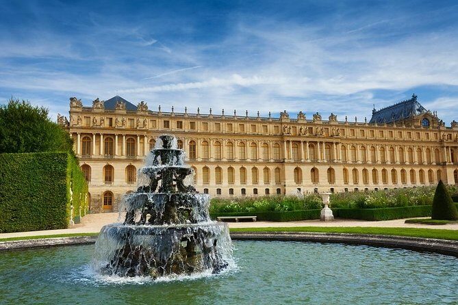Versailles Full Tour: Palace, Gardens & Marie-Antoinette’s Estate - Grand Canal stop: the gardens open up