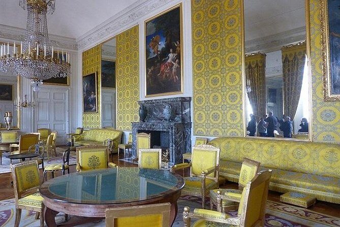 Versailles Guided Visit – Hotel Pickup, Meeting Point or None - Reserved Entry and an English Guide With Headsets