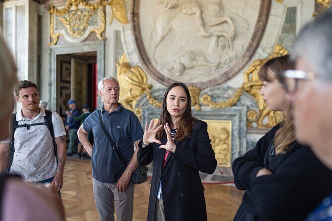 Versailles Palace and Gardens Tour by Train from Paris - Hall of Mirrors in 30 minutes: what you should focus on