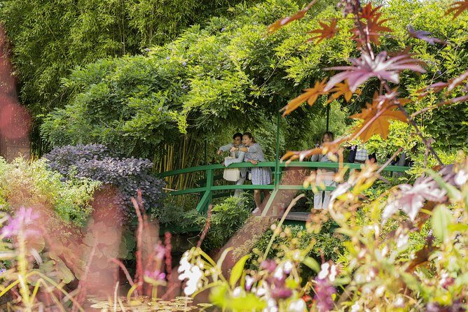 Versailles Palace and Giverny Monet House Visit with Lunch - How the Paris coach day trip keeps your time under control