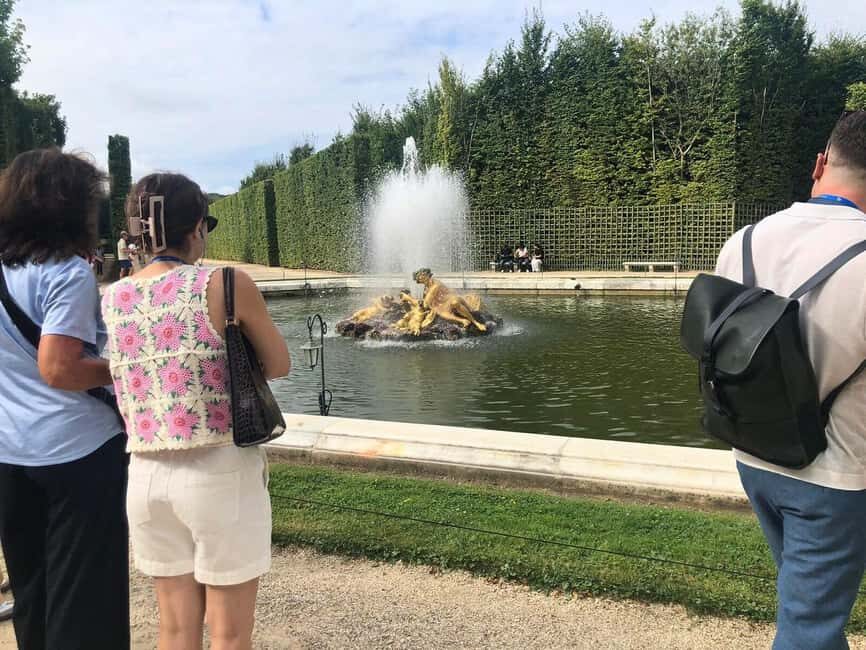 Versailles: Palace & Gardens Guided Tour with Entry Tickets - Queen’s chambers: where the story changes tone
