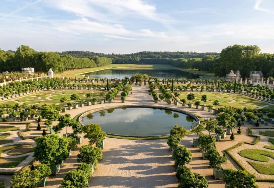 Versailles: Palace & Gardens Guided Tour with Entry Tickets - Coach Gallery self-guided: a calm break from the big rooms