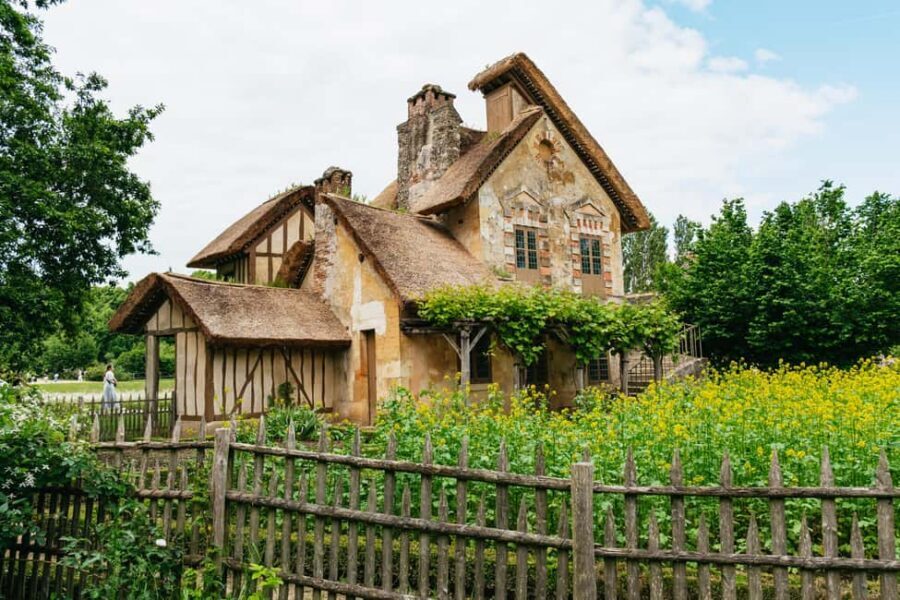 Versailles: Palace, Gardens & Marie Antoinette’s Estate Tour - Entering Versailles Like You Mean It