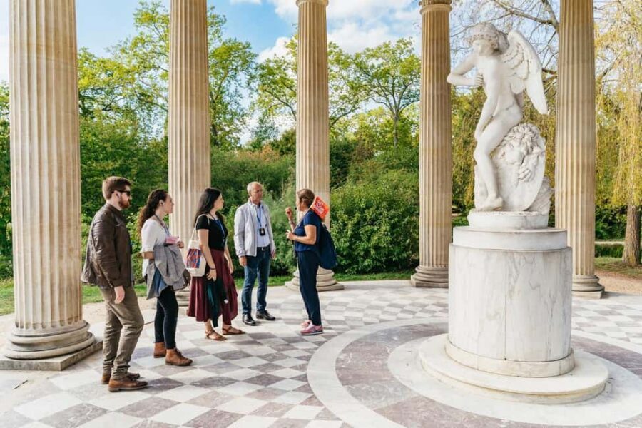 Versailles: Palace, Gardens & Marie Antoinette’s Estate Tour - Meeting Point Details: Where to Stand Before You Worry