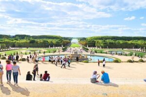 Versailles Palace & Gardens Tour with Transport from Paris - Getting there: the coach ride, pickup point, and comfort details