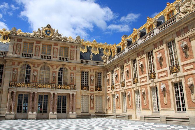 Versailles Palace & Gardens Tour with Transport from Paris - When to go: crowds, weather, and show timing