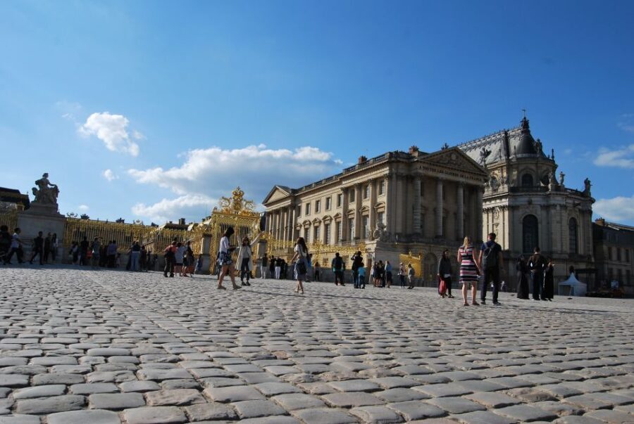 Versailles: Palace Guided Tour with Skip-the-Line Ticket - Inside the Royal Apartments: what you’ll notice once a guide points it out
