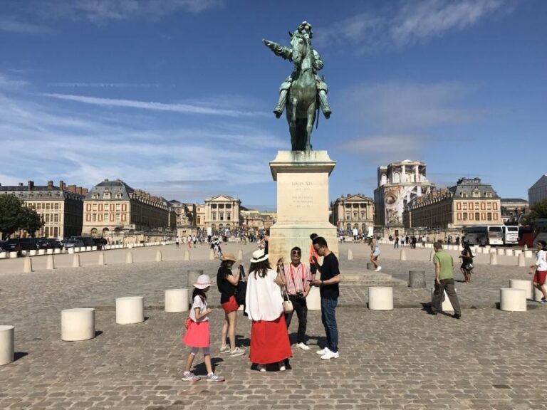 Versailles: Palace Guided Tour with Skip-the-Line Ticket - Meeting point at the Louis XIV statue and the 20-person pace