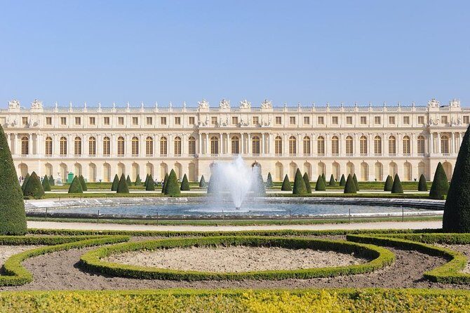 Versailles Palace & Marie-Antoinette's Estate Guided Tour - Trianon palaces and Marie-Antoinette’s Queen’s Hamlet