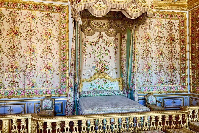 Versailles Palace & Marie-Antoinette's Estate Private Guided Tour with Lunch - Price and time: why this Versailles day costs what it costs