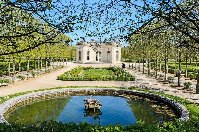 Versailles Palace & Marie-Antoinette's Estate Private Guided Tour with Lunch - Another garden-oriented guided loop: groves and small highlights