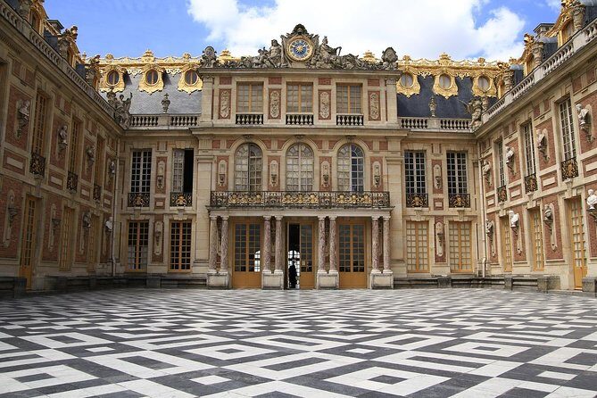 Versailles Palace & Marie-Antoinette's Estate Private Guided Tour with Lunch - Entering the Palace: State Apartments of Louis XIV