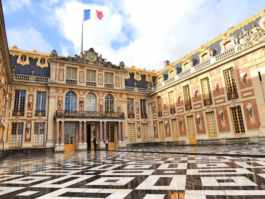 Versailles: Skip-the-Line Guided Palace Tour and Full Access - Key points before you go