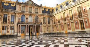 Versailles: Skip-the-Line Guided Palace Tour and Full Access - Royal Apartments to the Hall of Mirrors in 90 minutes