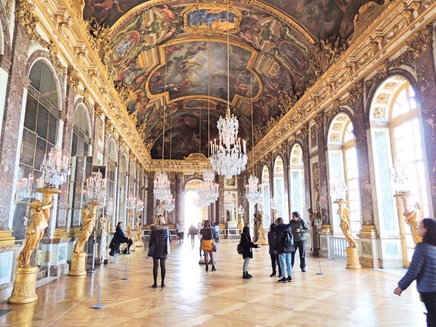 Versailles: Skip-the-Line Guided Palace Tour and Full Access - Marie Antoinette’s estate and the Trianon: plan your legs