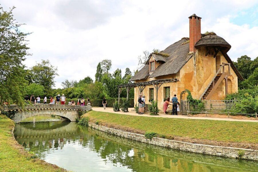 Versailles: Skip-the-Line Guided Palace Tour and Full Access - Should you book this Versailles skip-the-line guided tour?