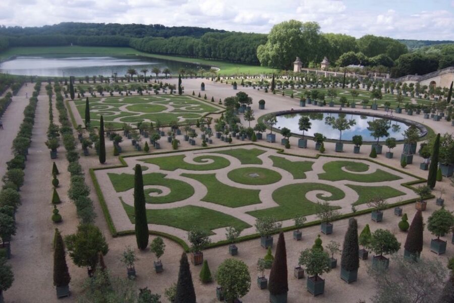 Versailles: Skip-the-Line Versailles Palace and Gardens Tour - Versailles without the line pain: why 3 hours works