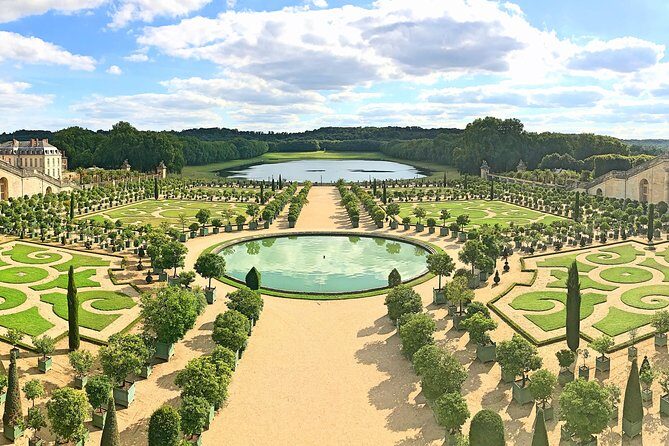 Versailles Small Group Guided Tour with Local Guide - Guides Matter: A Quick Guide to What You’ll Get From Their Style