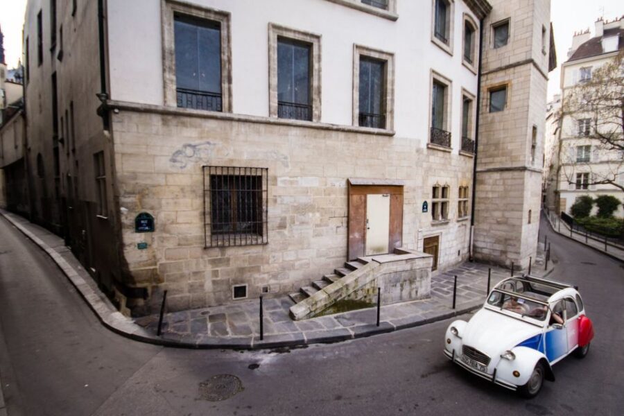 Vintage 2CV tour + Cruise - From Les Invalides to Opera Garnier: seeing the city beyond the skyline